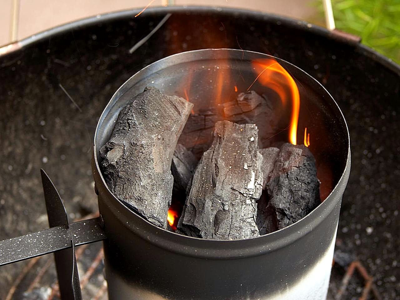Cómo encender el carbón sin líquido encendedor: chimenea y otros métodos